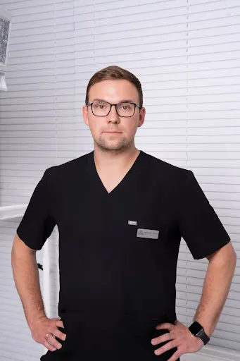 dr Dariusz Cudzik Chirurg Ostrowiec Blefaroplastyka Liposukcja Bruksizm Plastyka powiek Podwójny podbródek Lipotransfer